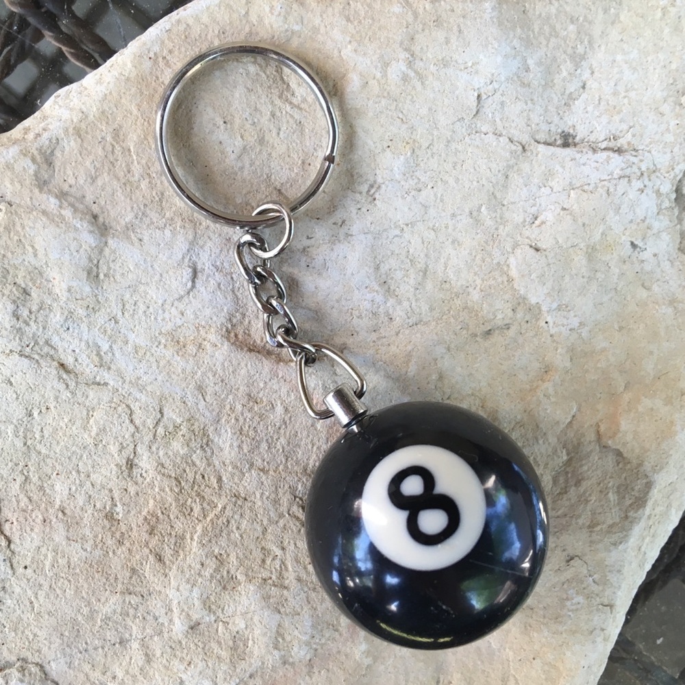 LAST ONE! 8 Ball keychain - Picture 5 of 5